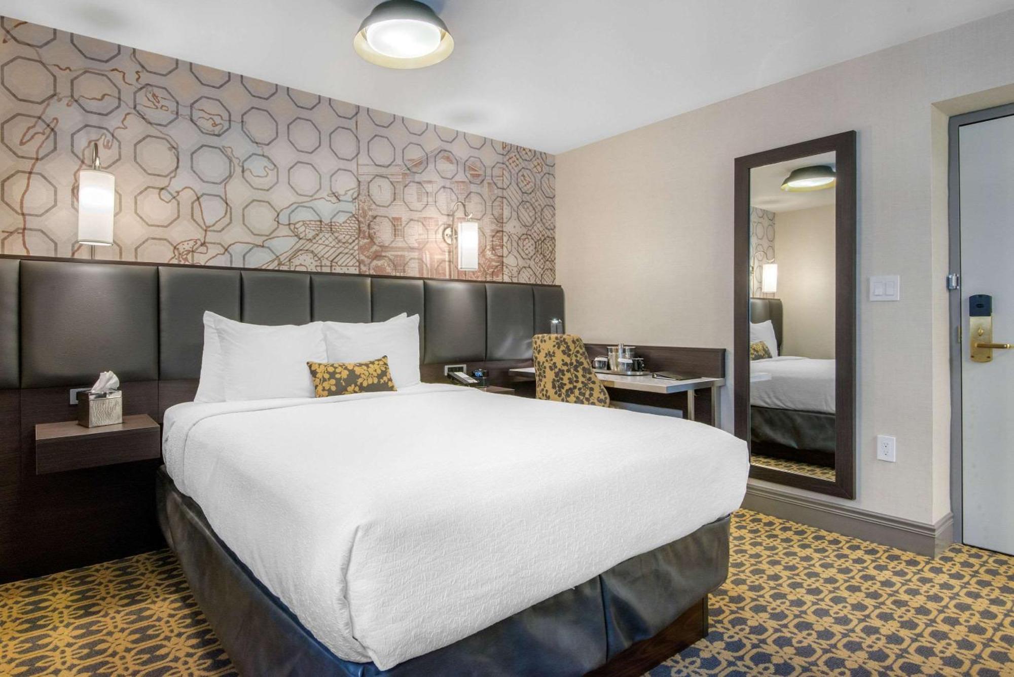 The Champlain Waterfront Hotel Ascend Hotel Collection Orillia Exteriör bild