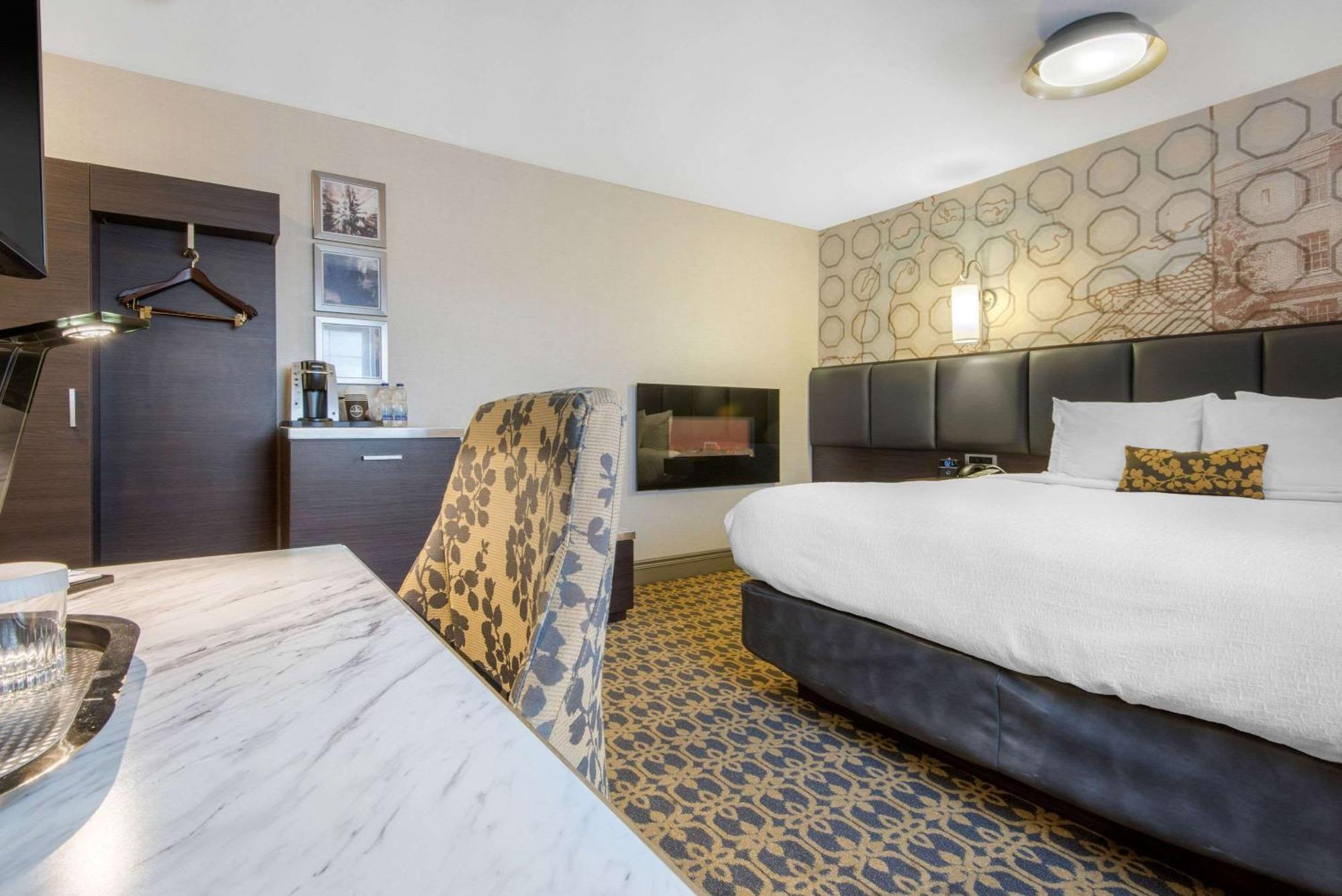 The Champlain Waterfront Hotel Ascend Hotel Collection Orillia Exteriör bild