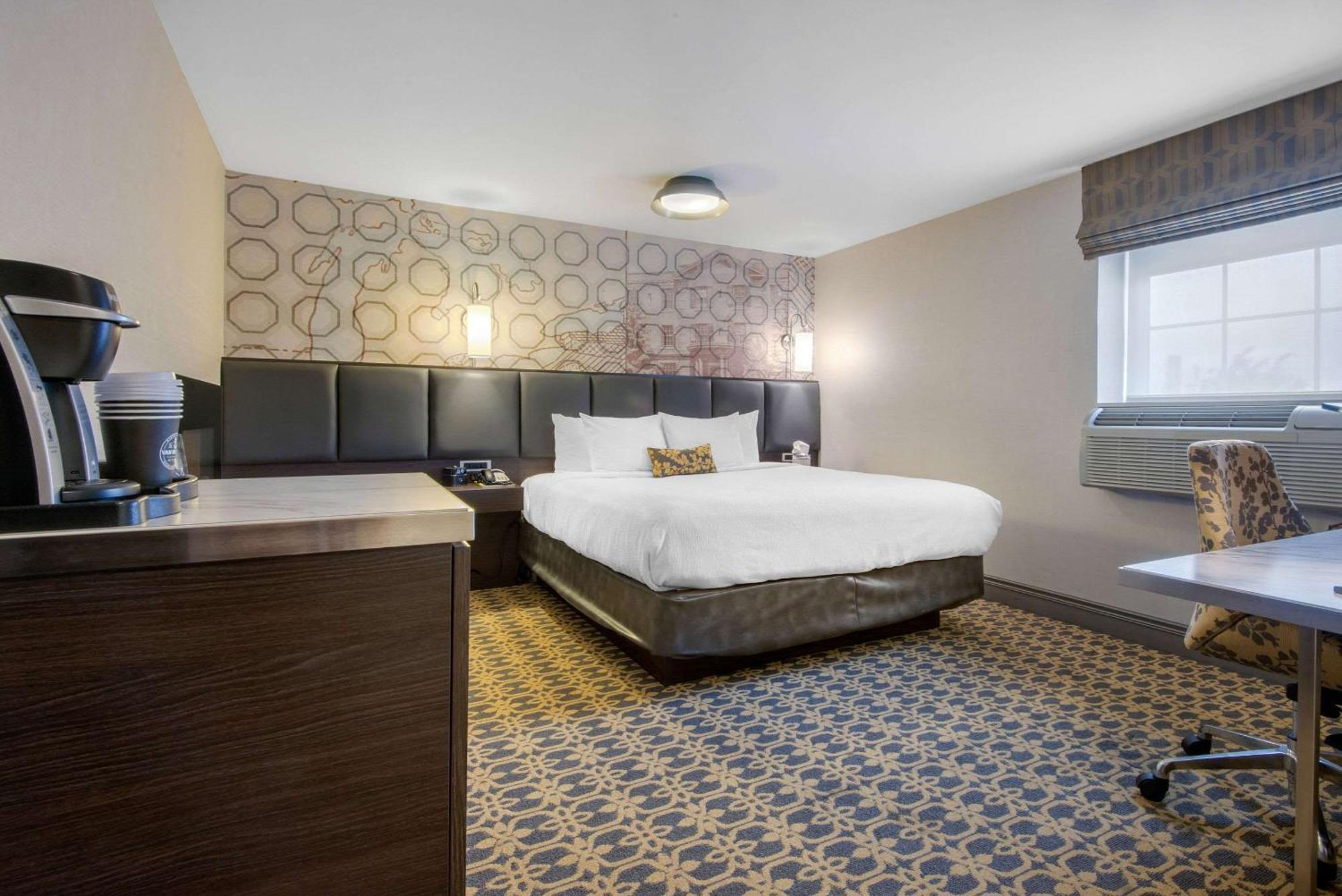 The Champlain Waterfront Hotel Ascend Hotel Collection Orillia Exteriör bild