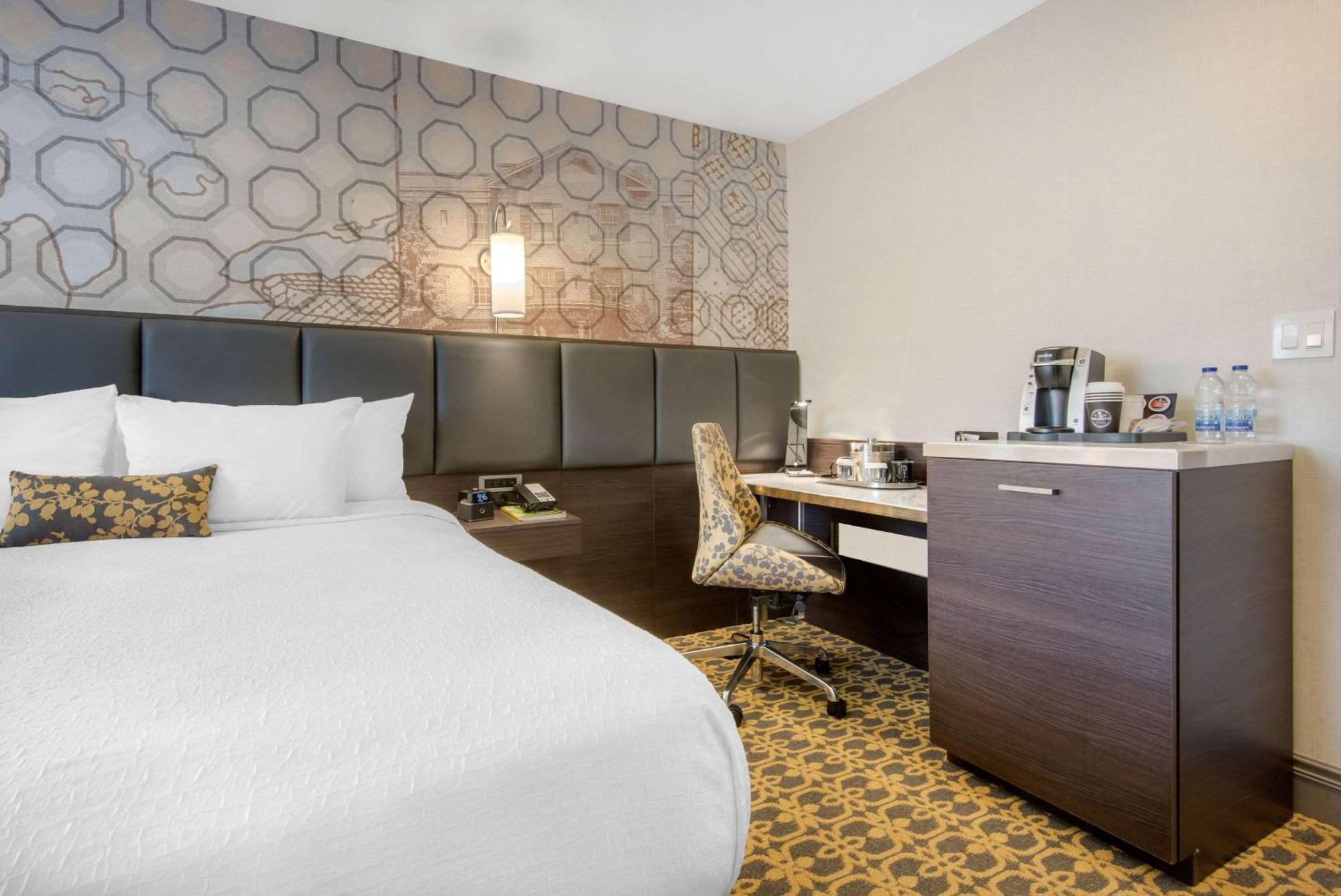 The Champlain Waterfront Hotel Ascend Hotel Collection Orillia Exteriör bild