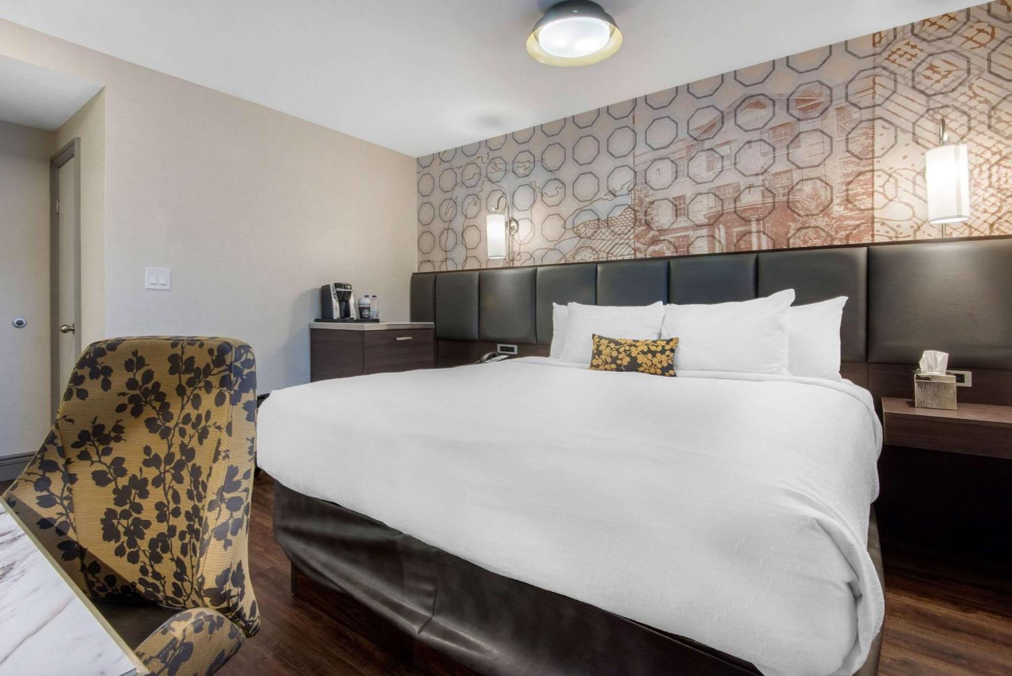 The Champlain Waterfront Hotel Ascend Hotel Collection Orillia Exteriör bild