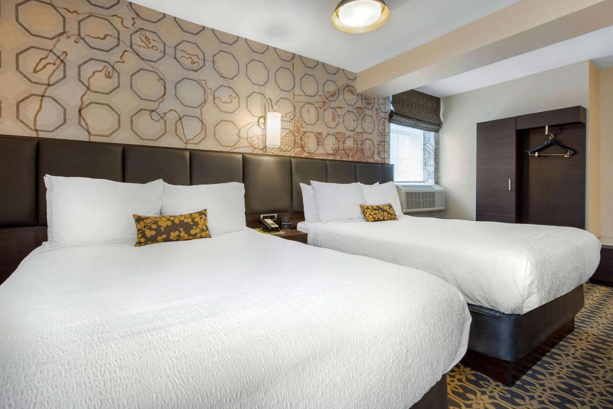 The Champlain Waterfront Hotel Ascend Hotel Collection Orillia Exteriör bild