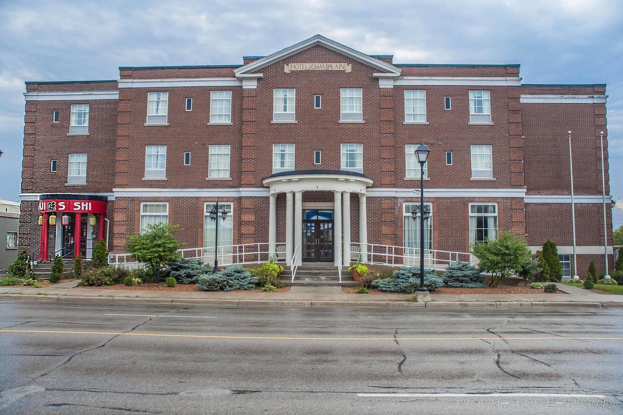 The Champlain Waterfront Hotel Ascend Hotel Collection Orillia Exteriör bild