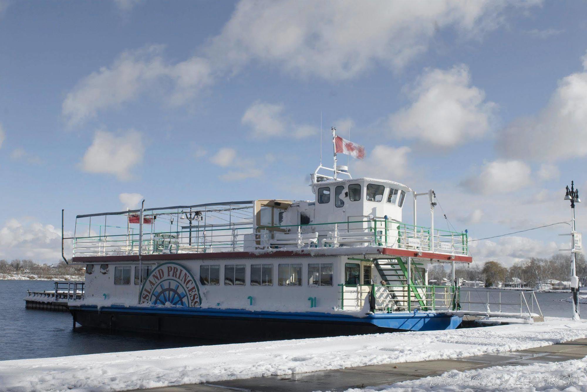 The Champlain Waterfront Hotel Ascend Hotel Collection Orillia Exteriör bild