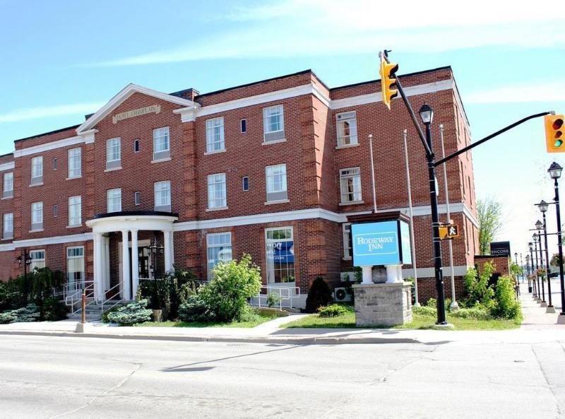 The Champlain Waterfront Hotel Ascend Hotel Collection Orillia Exteriör bild